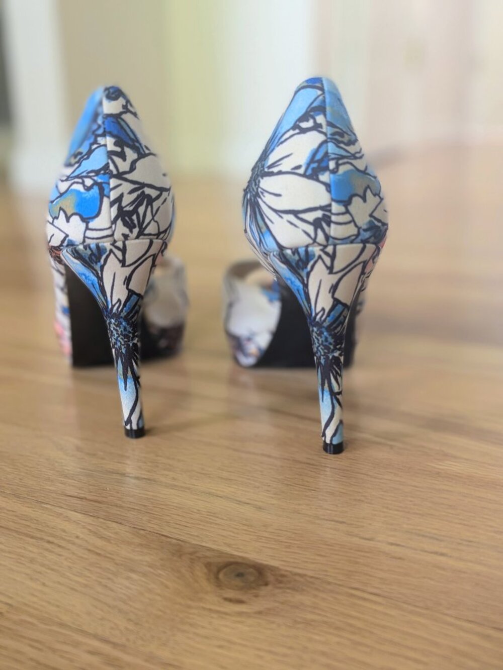 Nine West Floral Peep‑Toe Platform Heels – Size 9.5 - Picture 3 of 6